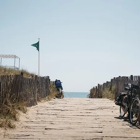 مكان تخييم La Plage D'argens 4*